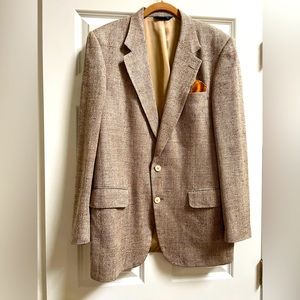 BURBERRYS Vintage 100% Silk Beige Woven Blazer. Excellent condition, 100% silk.